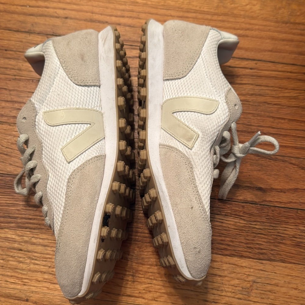 Women’s Veja Rio Branco White and Tan Sneakers - Picture 2 of 4